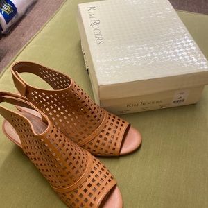 NIB Kim Rogers Simion Sandals Tan size 10